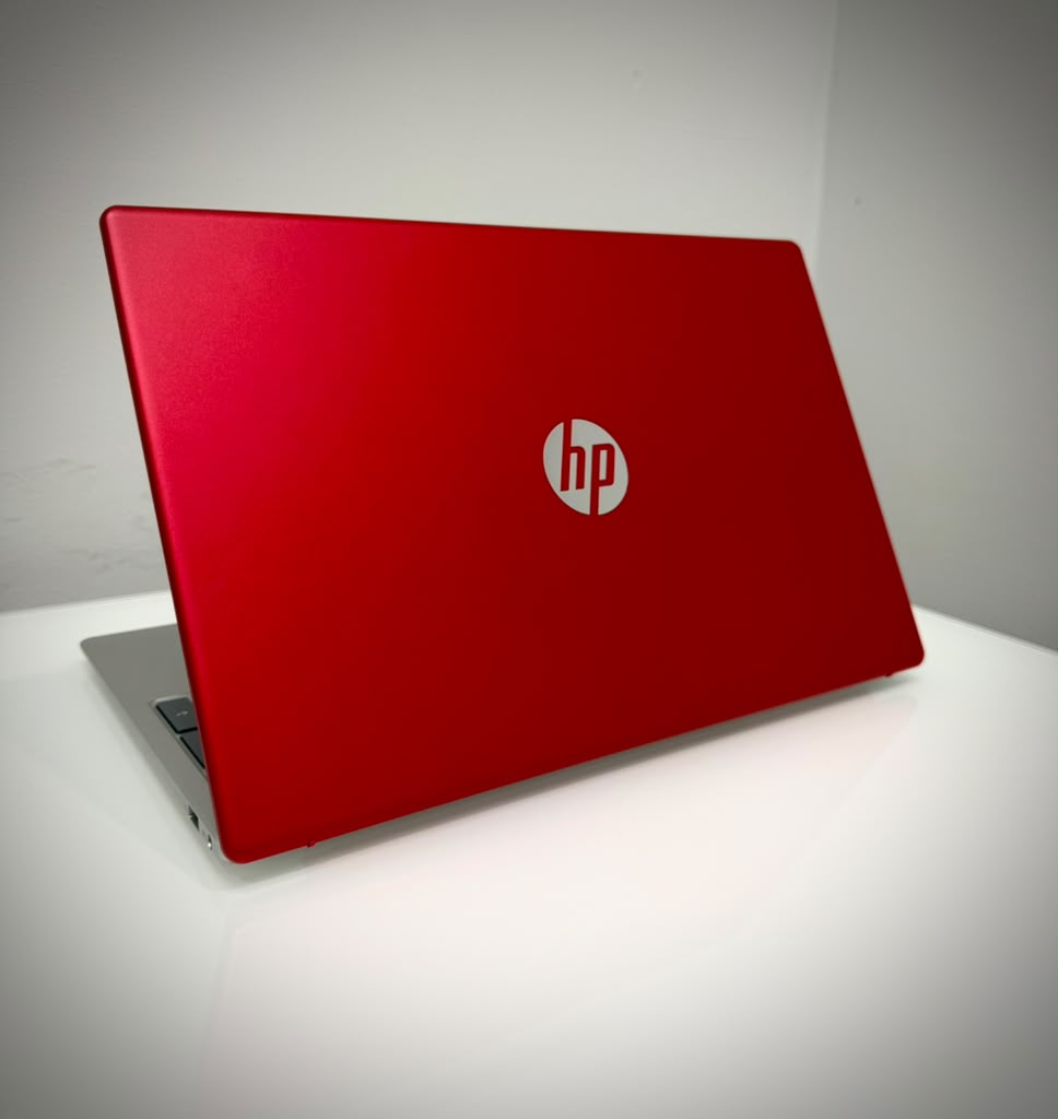 Laptop HP 15.6 pulgadas Pentium color roja